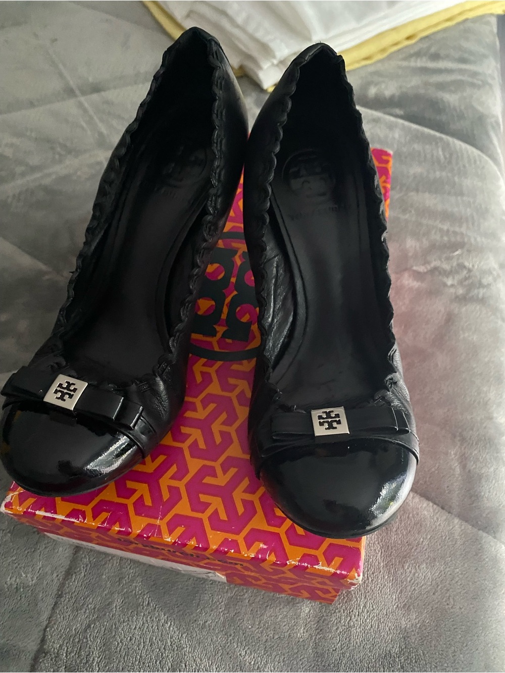 Tory Burch Black Patent Leather Bow Flats with Logo Plaque